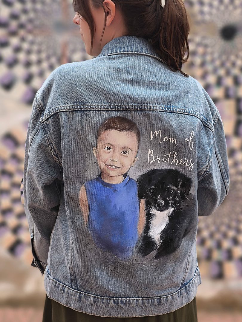 chaqueta personalizada con un retrato de un niño y su mascota